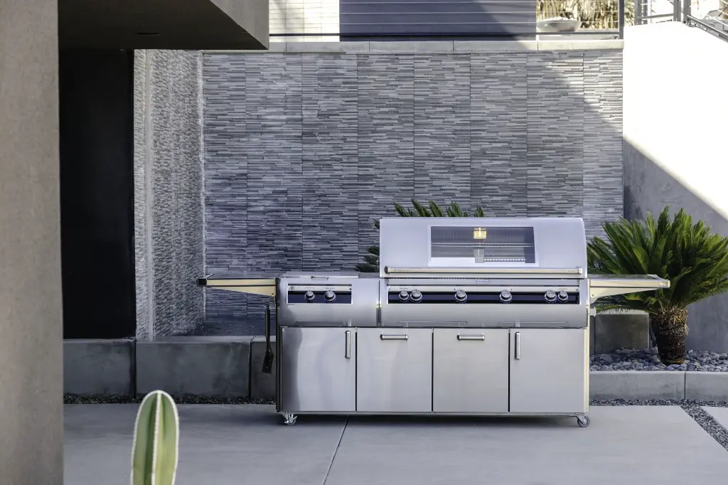 New_FireMagic_Cart-Grill_754A5723.webp